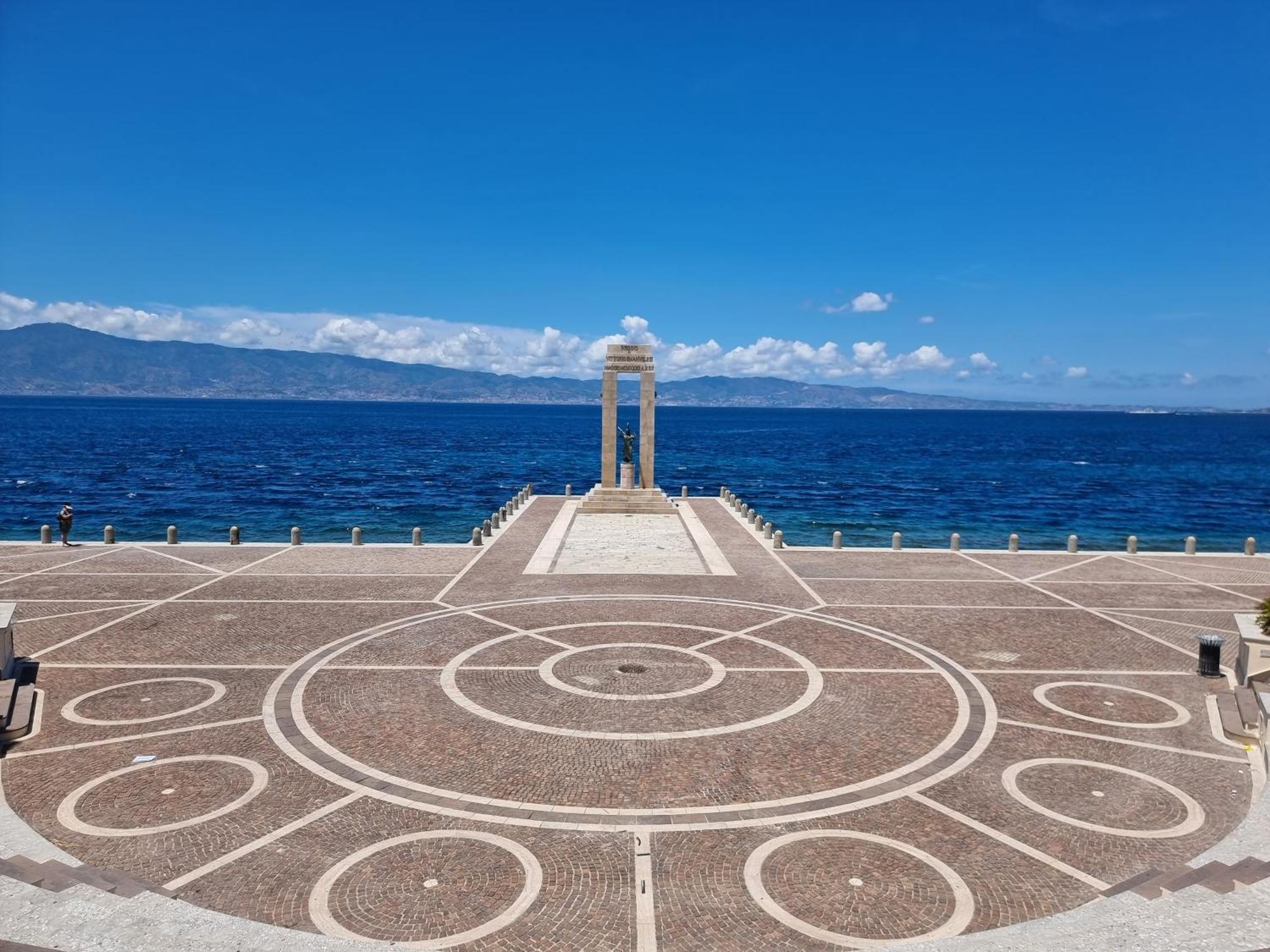 Apartament Loft Magna Grecia Reggio Calabria Centro Storico A 3 Minuti A Piedi Dal Mare Zewnętrze zdjęcie